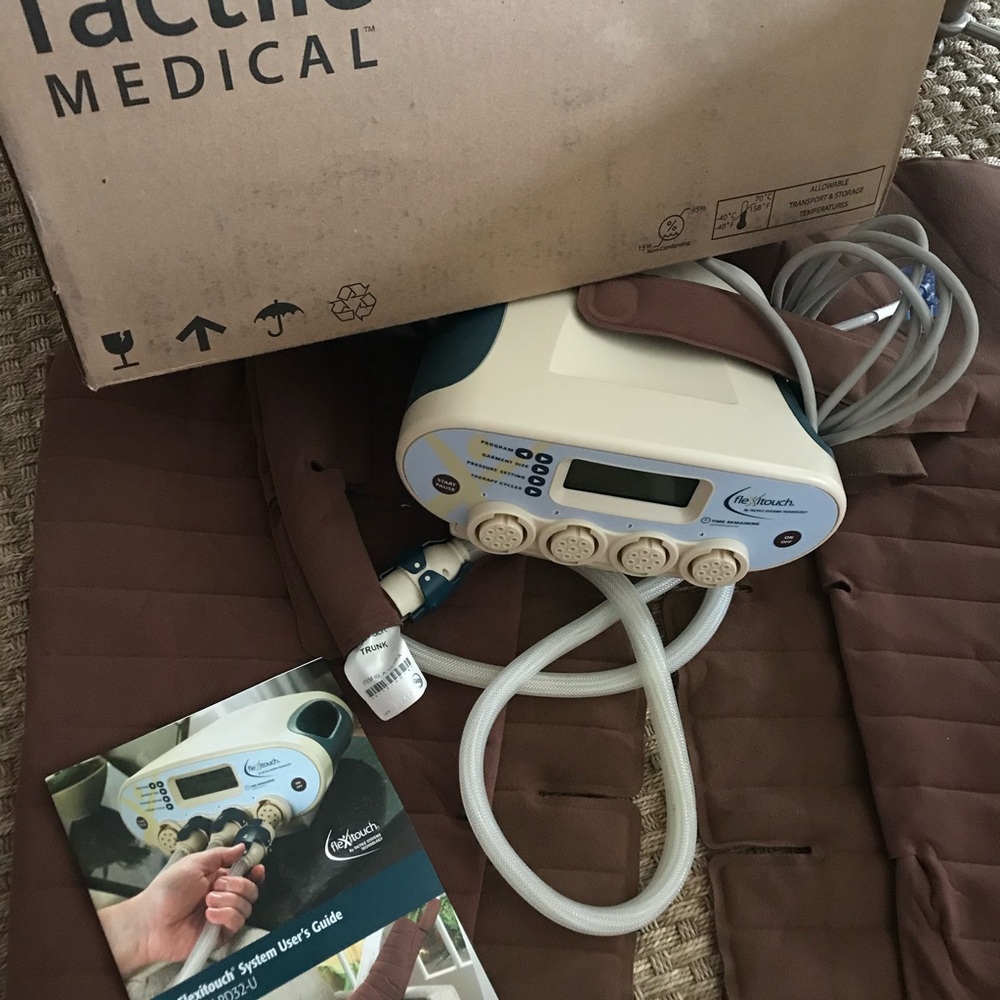 Flexitouch Compression Therapy Device Model PD32-U - Picture 2 of 9